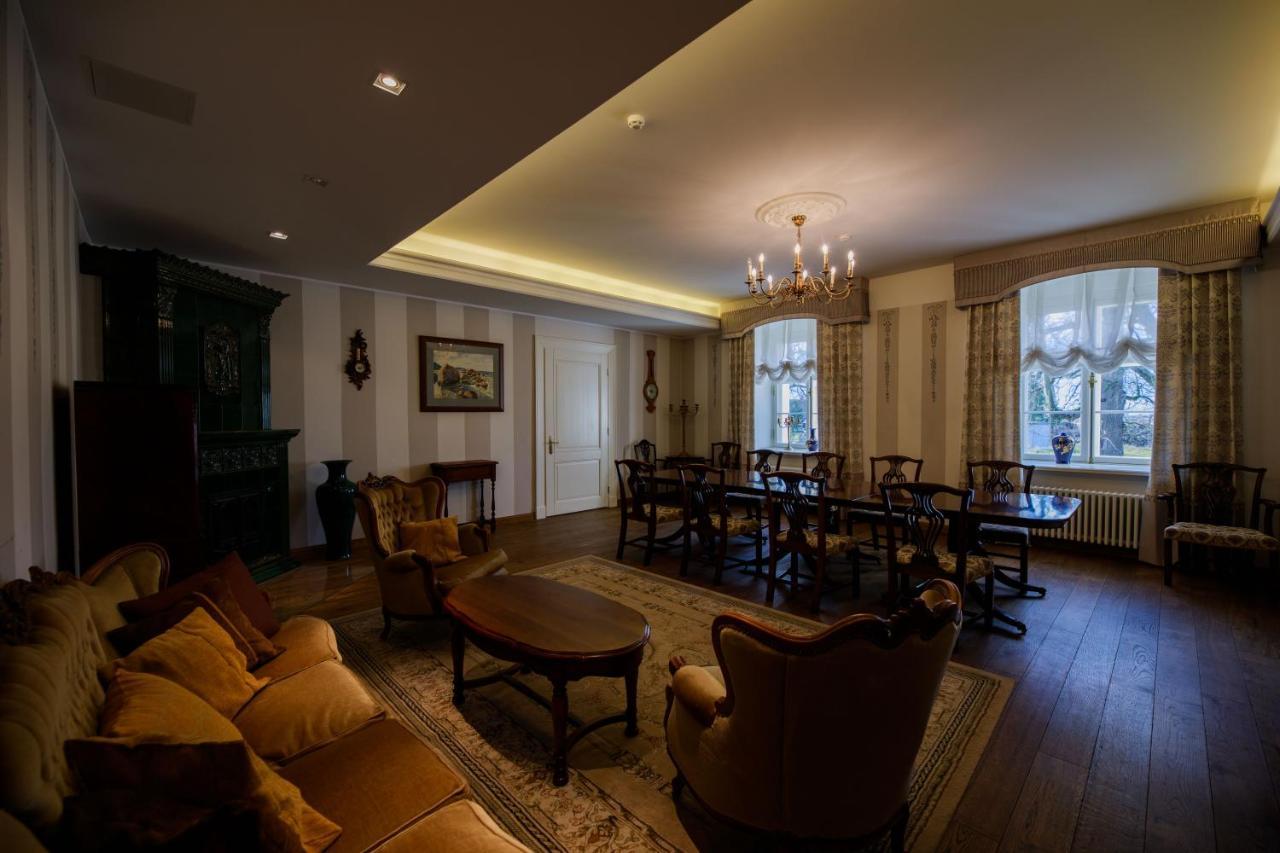 מלון Saka Manor מראה חיצוני תמונה