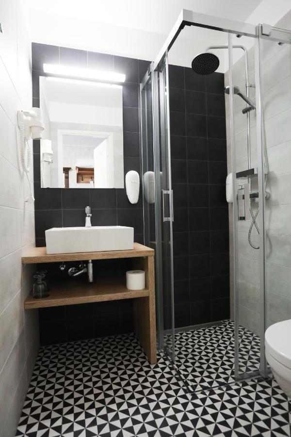 מלון Saka Manor מראה חיצוני תמונה