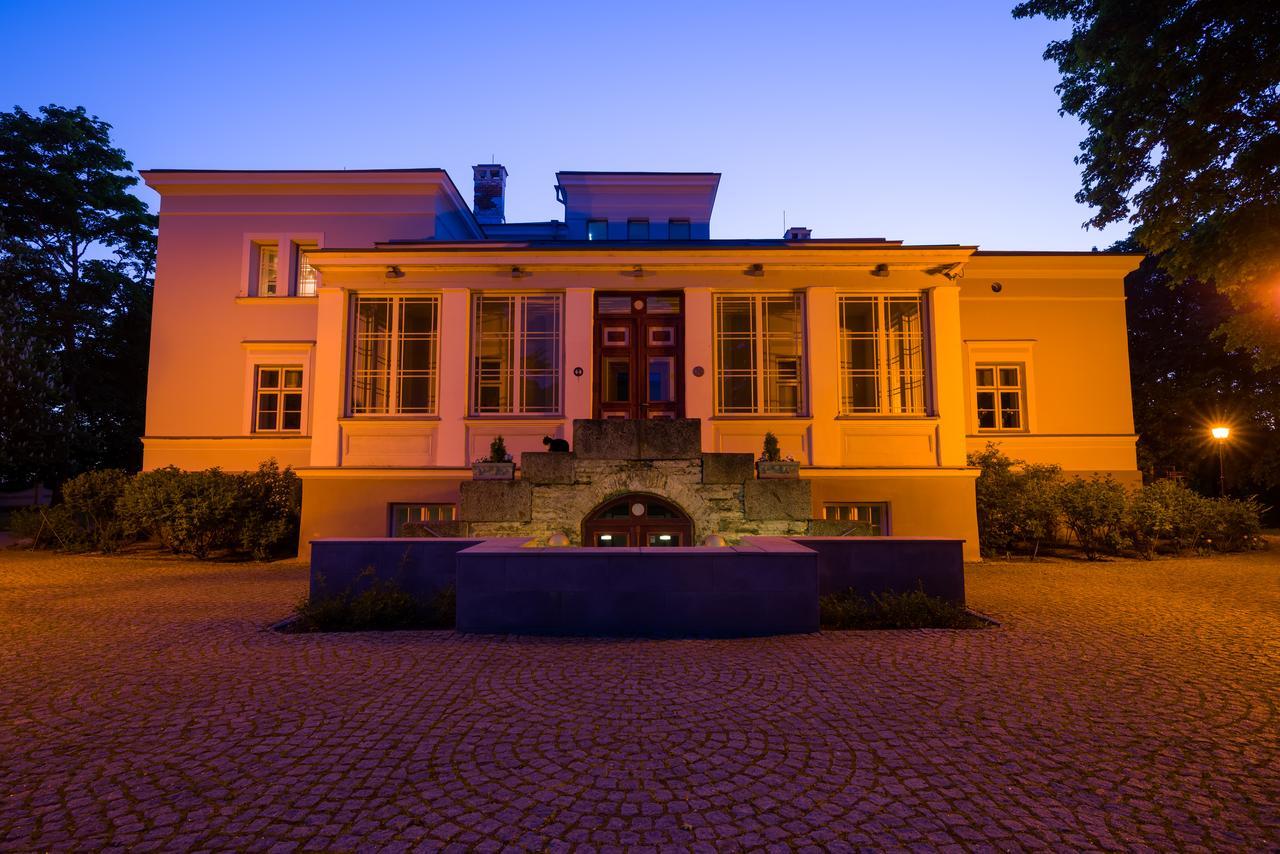 מלון Saka Manor מראה חיצוני תמונה